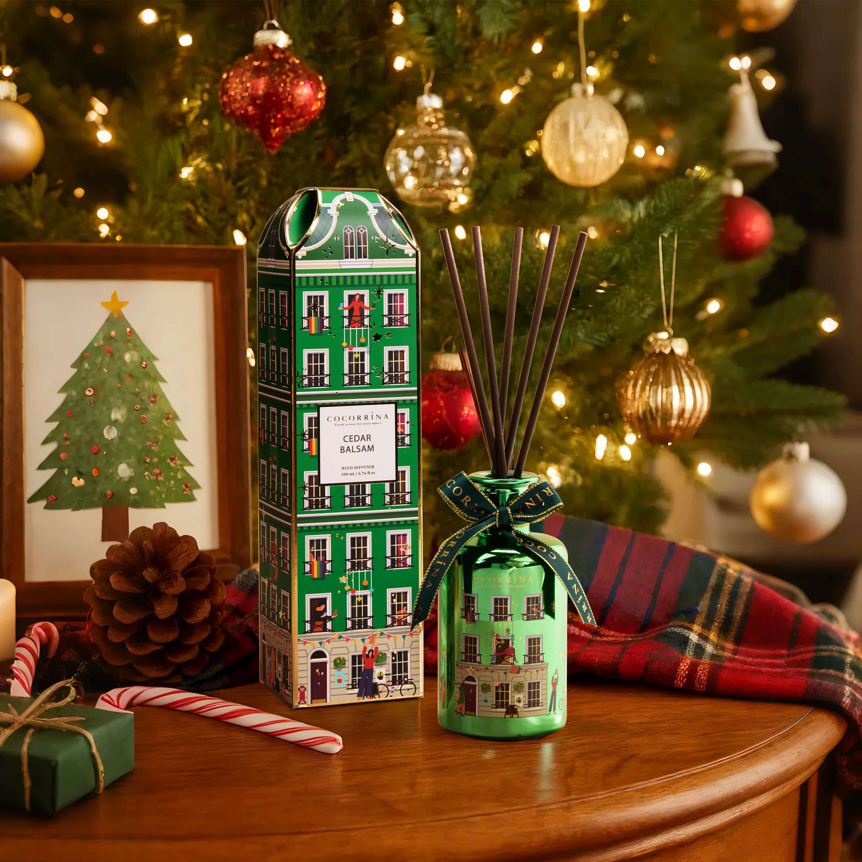 Difusor de varillas navideño de cedro y bálsamo COCORRÍNA