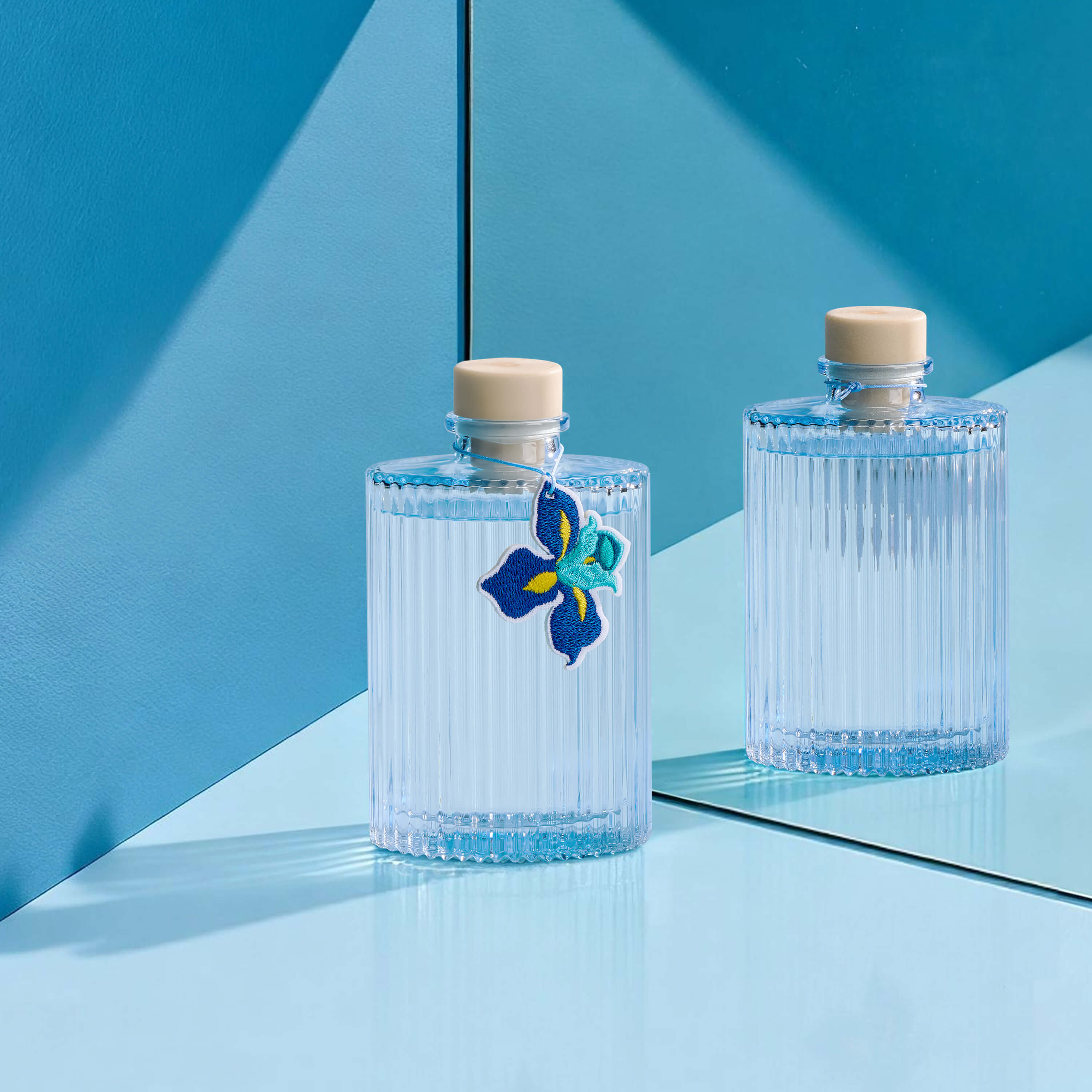 COCORRÍNA Blue Iris Veil Reed Diffuser Set