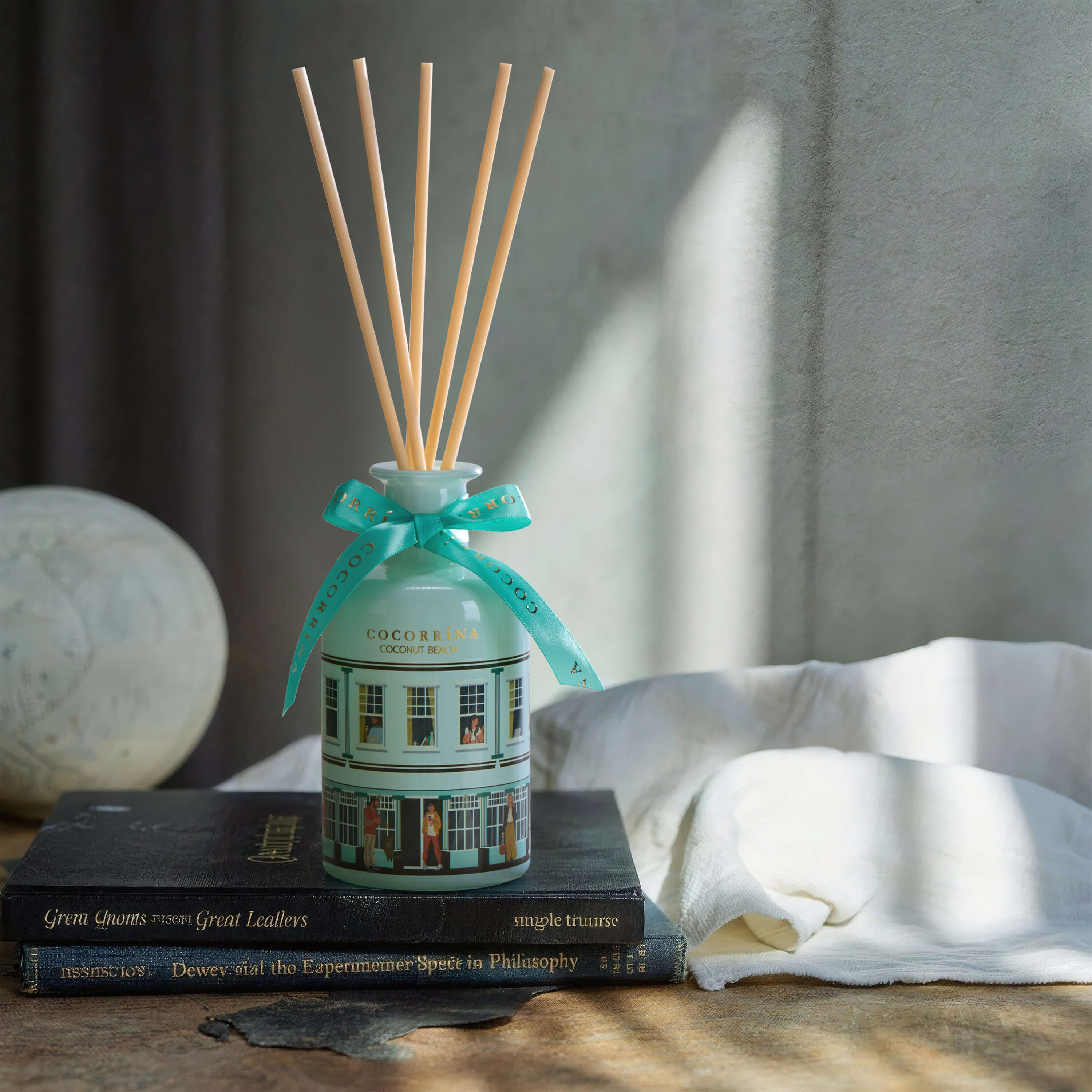 COCORRÍNA Coconut Beach House Shape Reed Diffuser Set