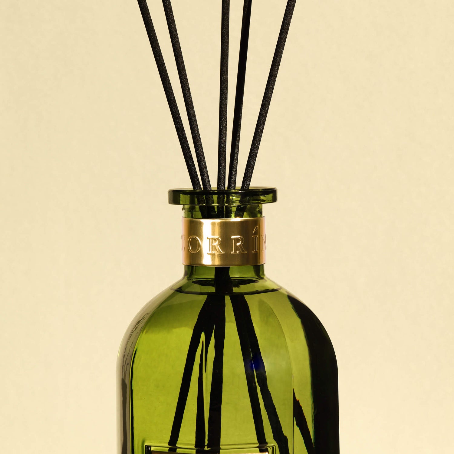 How to Use a Reed Diffuser Set?