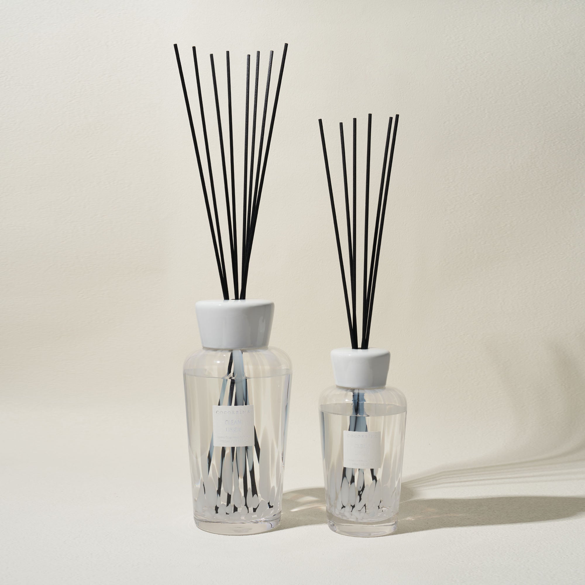 Set di diffusori a lamella serie Clean Linen Zebra da 2000 ml COCORRÍNA 