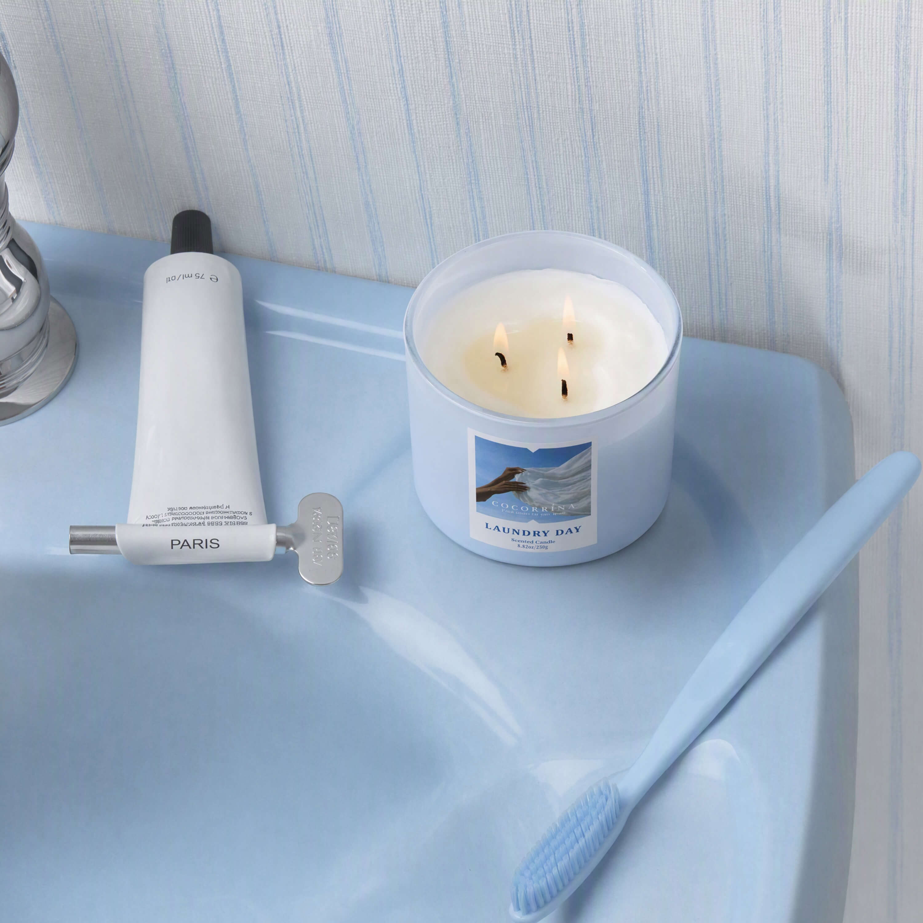 COCORRÍNA 8.8 oz Laundry Day Candle（Pre-Order）
