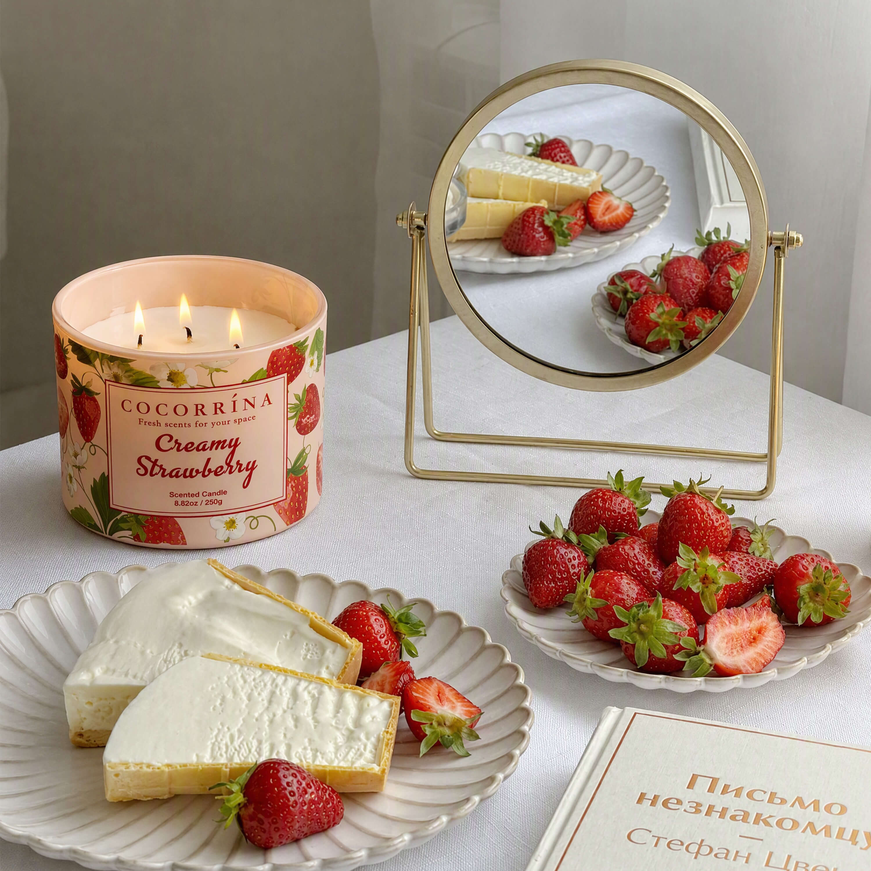 COCORRÍNA 8.8 oz Creamy Strawberry Candle（Pre-Order）