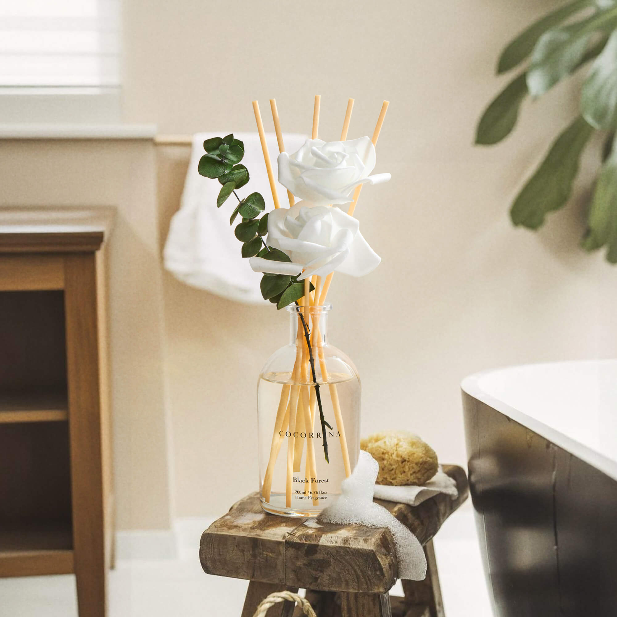 COCORRÍNA Black Forest White Rose Reed Diffuser