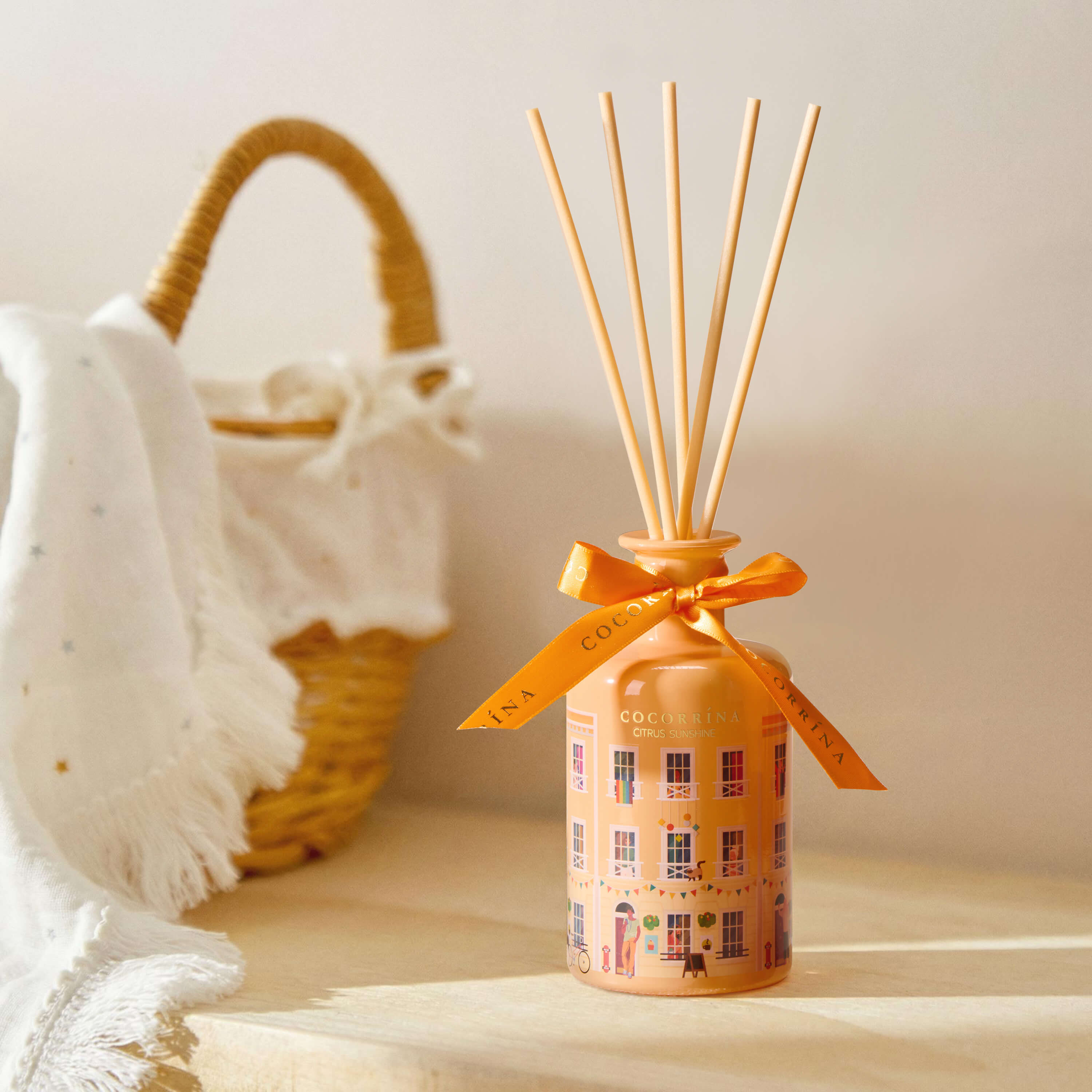 COCORRÍNA Citrus Sunshine House Shape Reed Diffuser Set