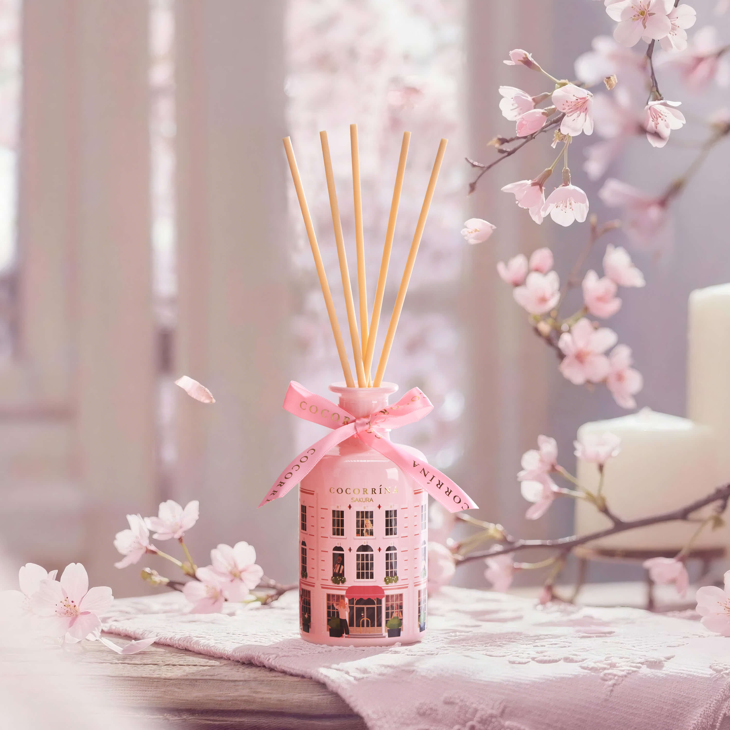 COCORRÍNA Sakura House Shape Reed Diffuser Set
