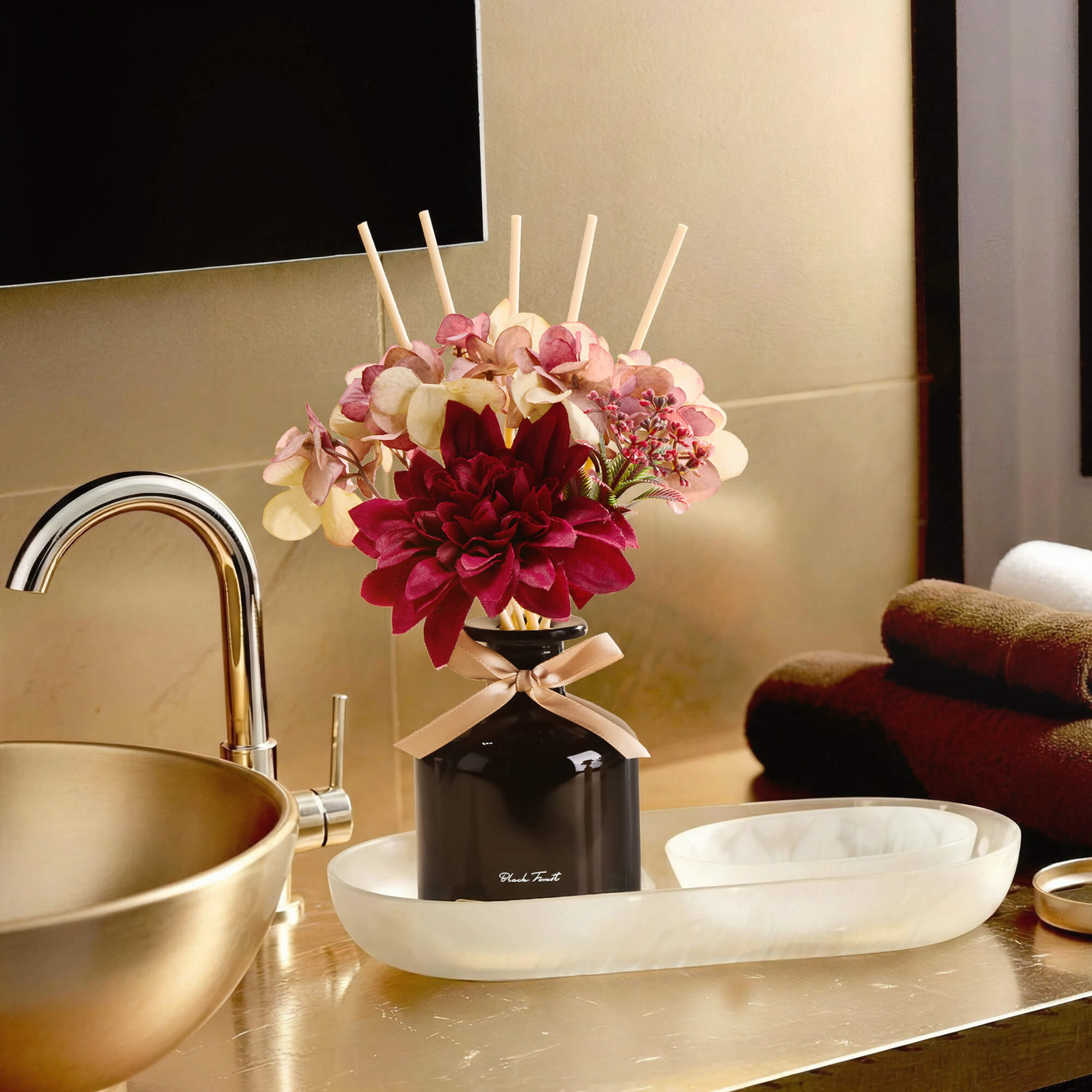COCORRÍNA Black Forest Reed Diffuser Set